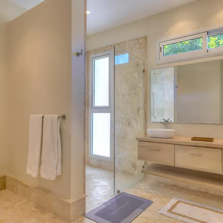 Golf & Sun Retreat Vila